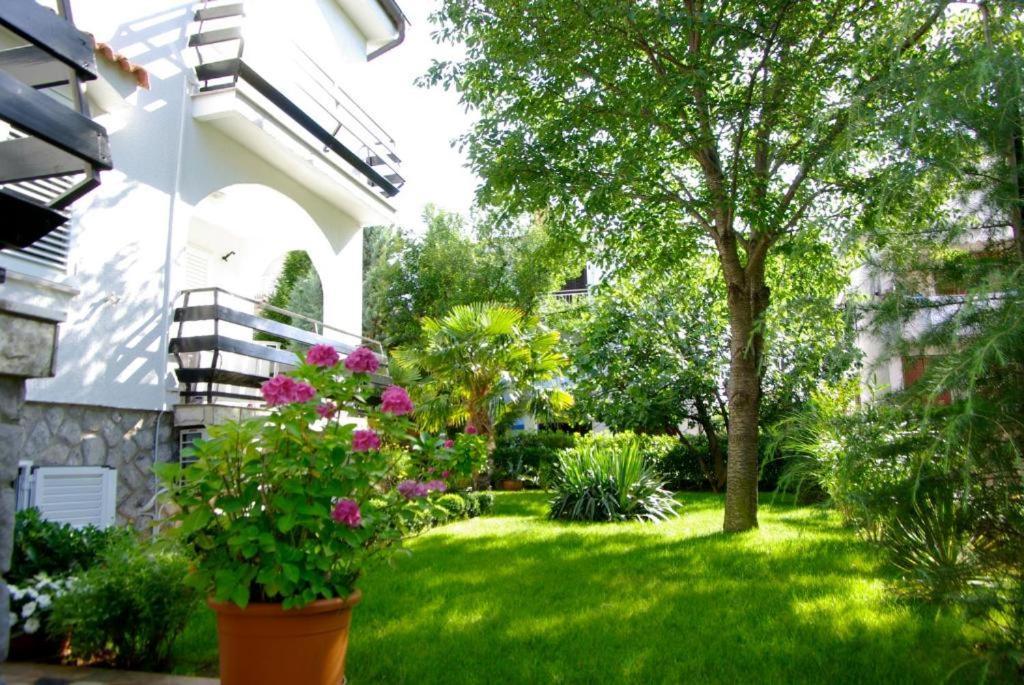 Apartments Bella Vita 2 Малинска Екстериор снимка