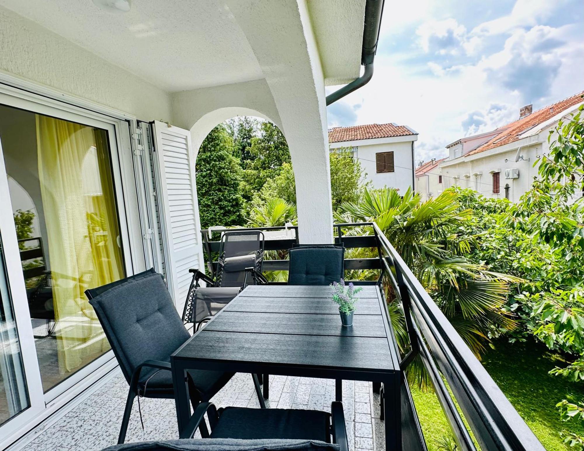 Apartments Bella Vita 2 Малинска Екстериор снимка